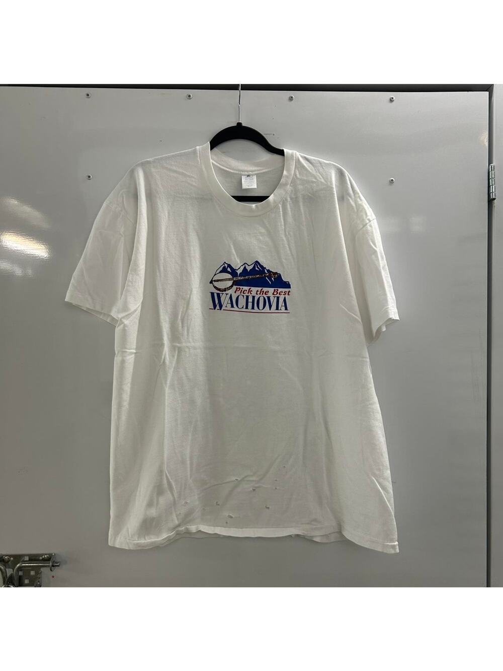 White and blue vintage Wachovia Bank t-shirt